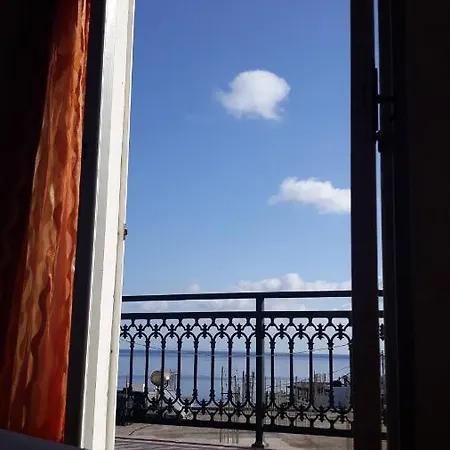 νίκος *