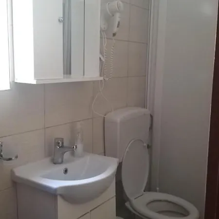 Nikos Aparthotel *