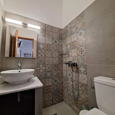 Ξενοδοχείο με διαμερίσματα νίκος Διαφάνιον