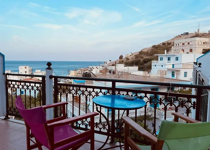 Nikos 公寓式酒店 Diafánion