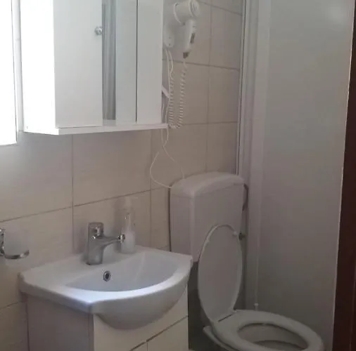 Nikos Lejlighedshotel *