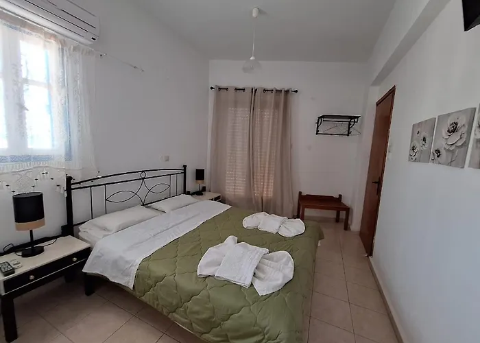 Nikos شقة فندقية Diafánion